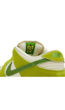 Load image into Gallery viewer, Nike Dunk Low SB ‘Fruity Pack’ 9.5
